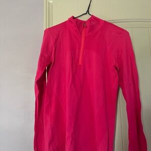 women’s athletic top